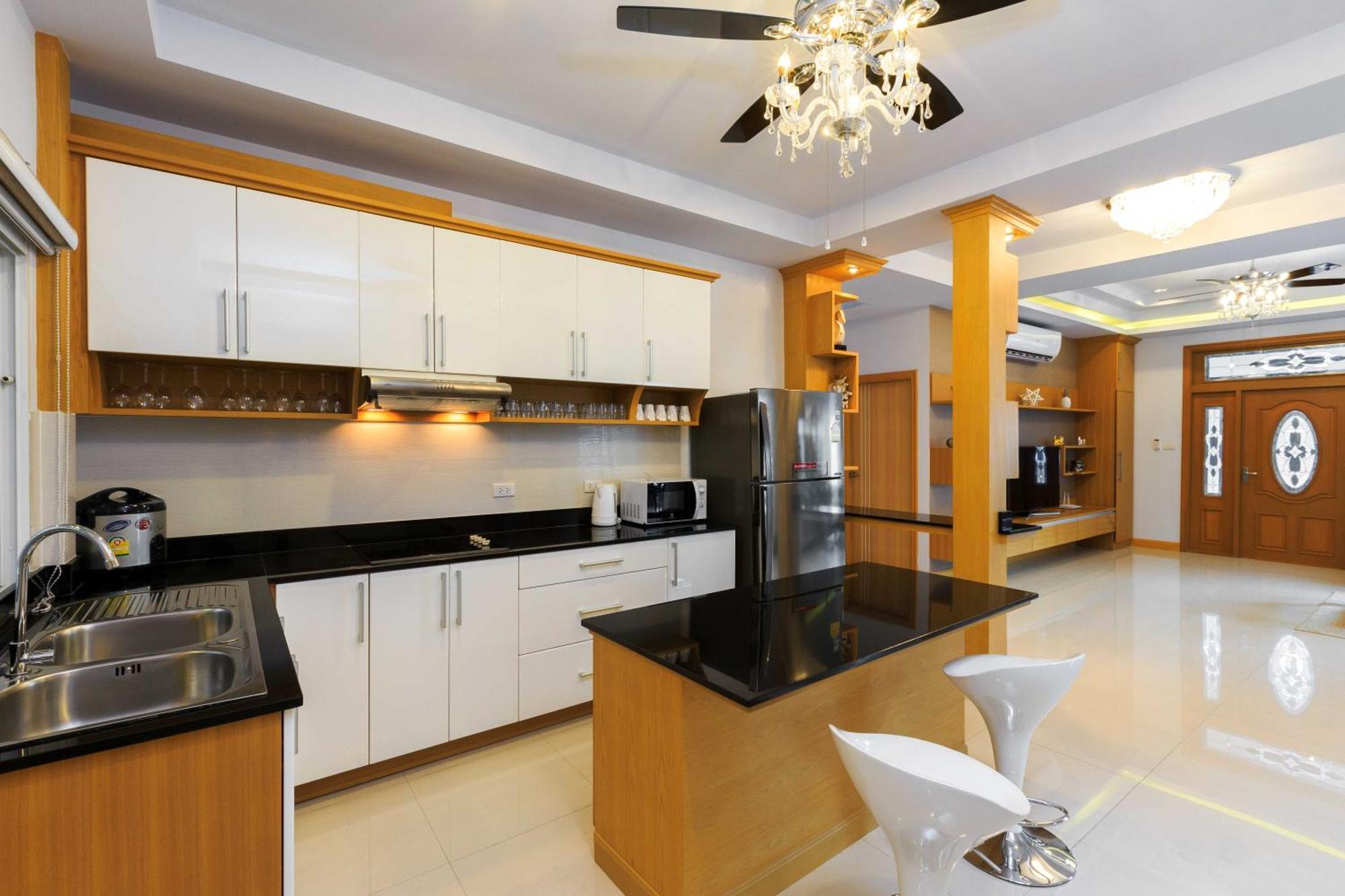 Pattaya Private Villa - Pool,Sauna,Snooker,Bbq Εξωτερικό φωτογραφία